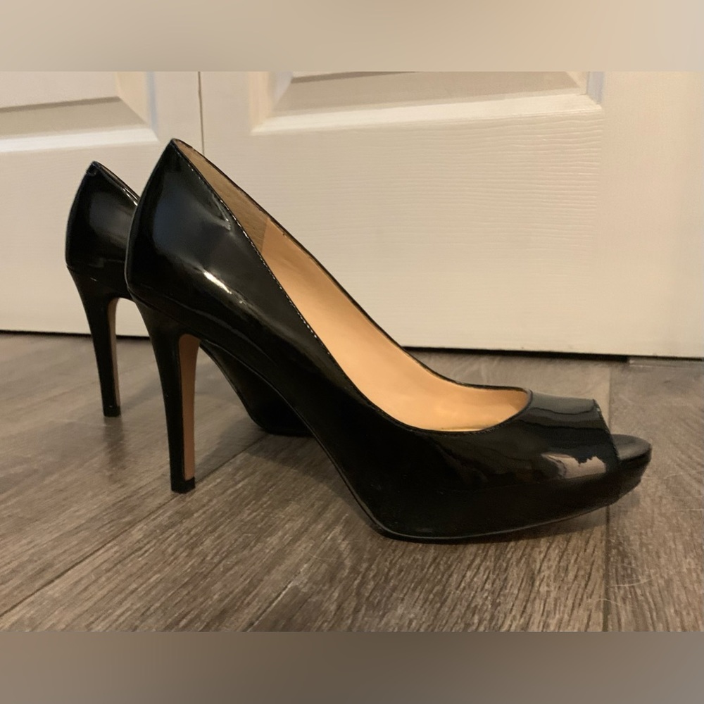 Jessica Simpson Julip Patent Platform Heels, Size 7, Like New - Picture 4 of 13